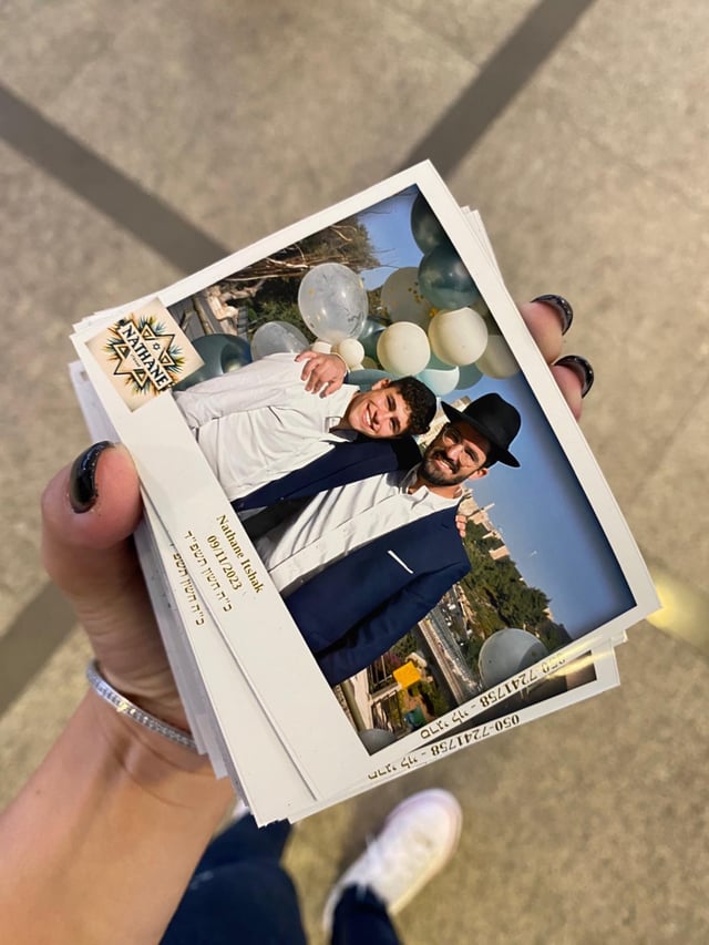 צלם המגנטים Co.Magnet בעבודה